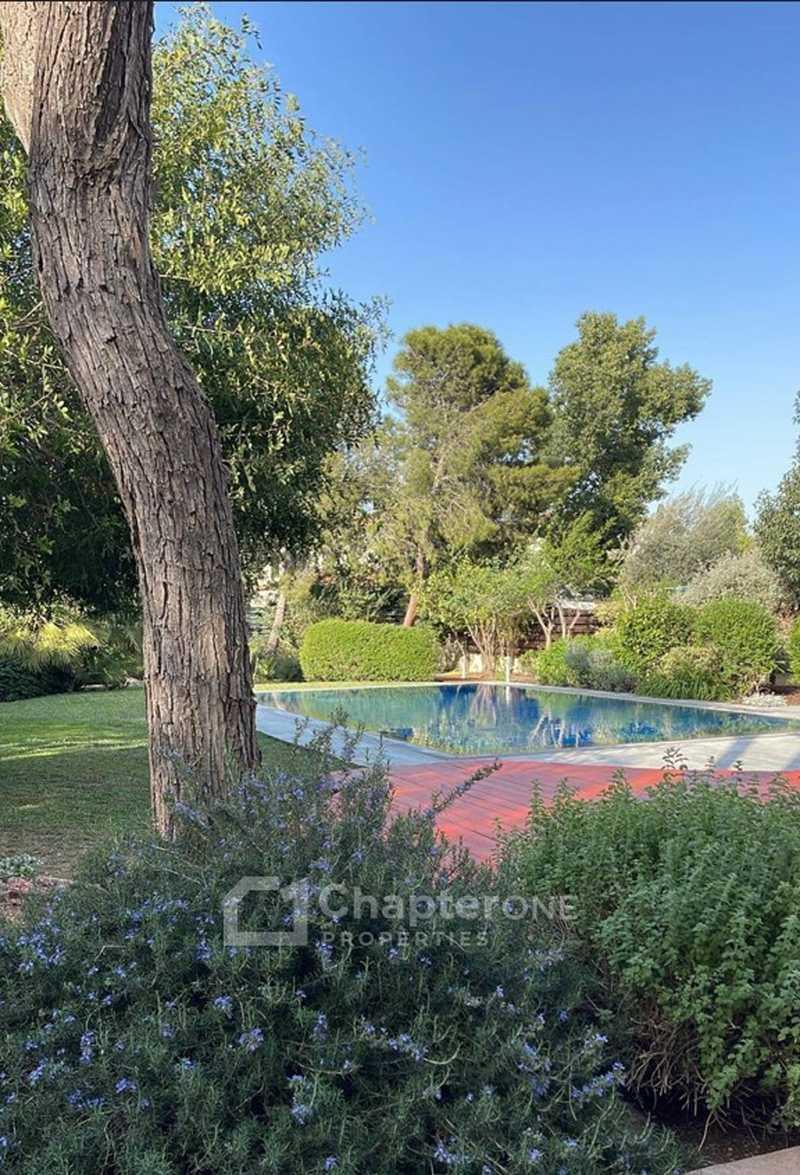 5-bedroom villa for sale: https://www.bazaraki.com/adv/5797694_5-bedroom-villa-for-sale (www.bazaraki.com)