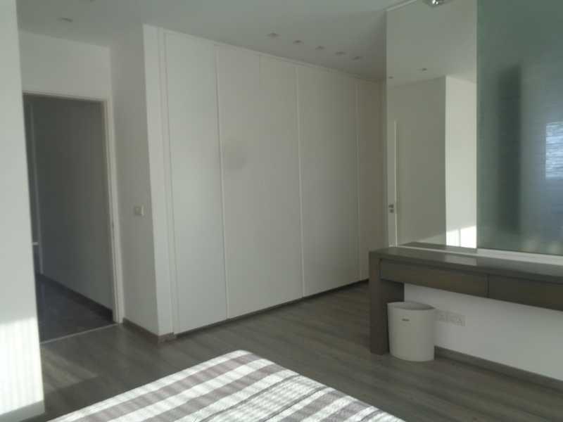 3-bedroom penthouse to rent: https://www.bazaraki.com/adv/5796952_3-bedroom-penthouse-to-rent (www.bazaraki.com)