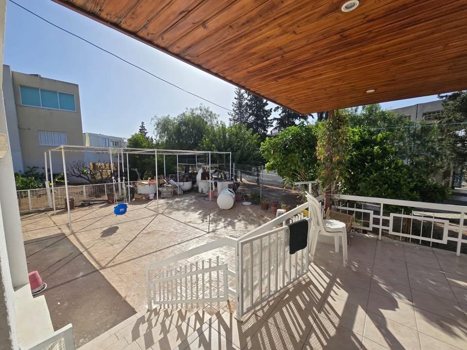 3 Beds 2 Baths House: https://www.facebook.com/marketplace/item/1225569052623149 (www.facebook.com)