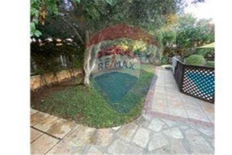 4-bedroom villa for sale: https://www.bazaraki.com/adv/5797868_4-bedroom-villa-for-sale (www.bazaraki.com)
