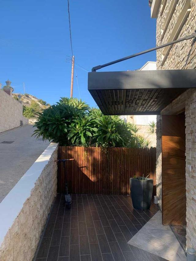 4-bedroom villa to rent: https://www.bazaraki.com/adv/5791431_4-bedroom-villa-to-rent (www.bazaraki.com)