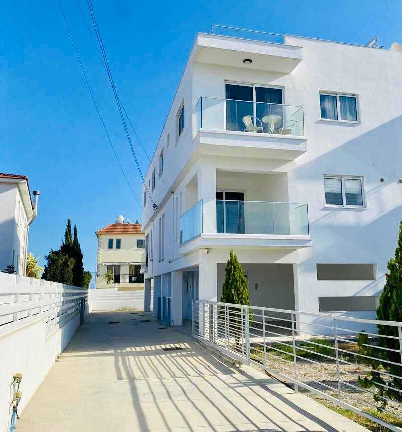 3-bedroom semi-detached for sale: https://www.bazaraki.com/adv/5766588_3-bedroom-semi-detached-for-sale (www.bazaraki.com)