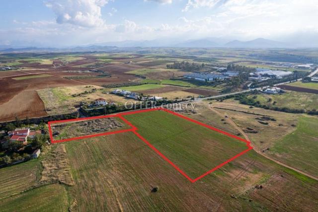 Residential fields in Astromeritis Nicosia: https://www.offer.com.cy/en/residential-fields-in-astromeritis-nicosia/21-708274/ (www.offer.com.cy)