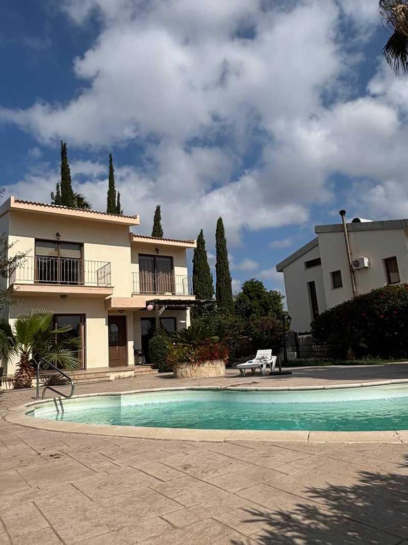  3-bedroom villa to rent: https://www.bazaraki.com/adv/5792553_3-bedroom-villa-to-rent (www.bazaraki.com)