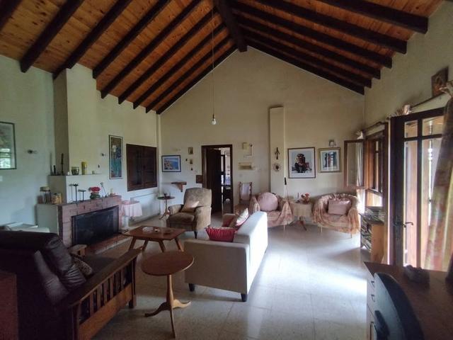 HOUSE LANIA: https://www.facebook.com/marketplace/item/1368122424239803 (www.facebook.com)