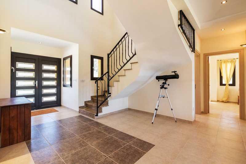 5-bedroom villa for sale: https://www.bazaraki.com/adv/5795342_5-bedroom-villa-for-sale (www.bazaraki.com)