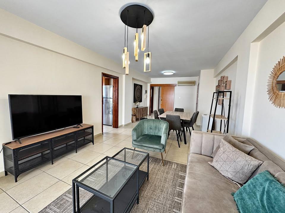 3 beds 2 baths Flat/apartment: https://www.facebook.com/marketplace/item/655215410652429 (www.facebook.com)