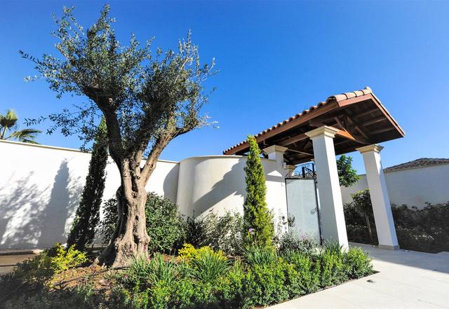 New 5-bedroom villa in Larnaca № 153380: https://dom.com.cy/en/catalog/sale/153380/ (dom.com.cy)