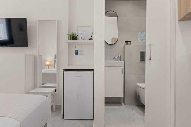 1-bedroom apartment to rent: https://www.bazaraki.com/adv/5786980_1-bedroom-apartment-to-rent (www.bazaraki.com)