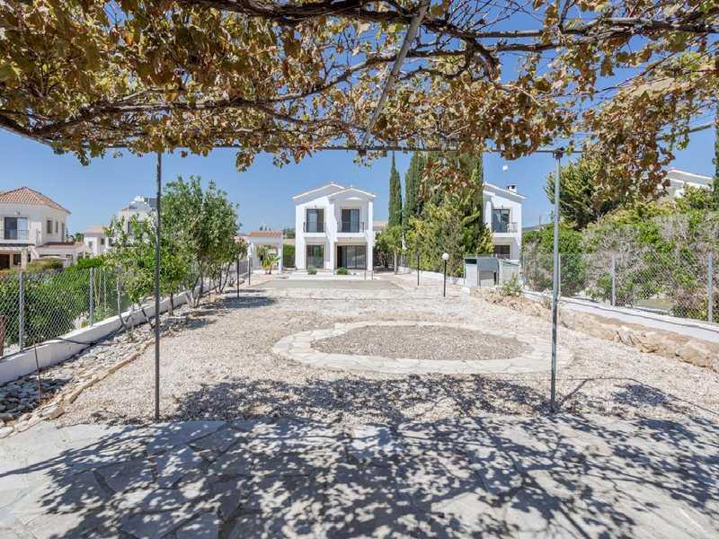 3-bedroom villa for sale: https://www.bazaraki.com/adv/5797339_3-bedroom-villa-for-sale (www.bazaraki.com)