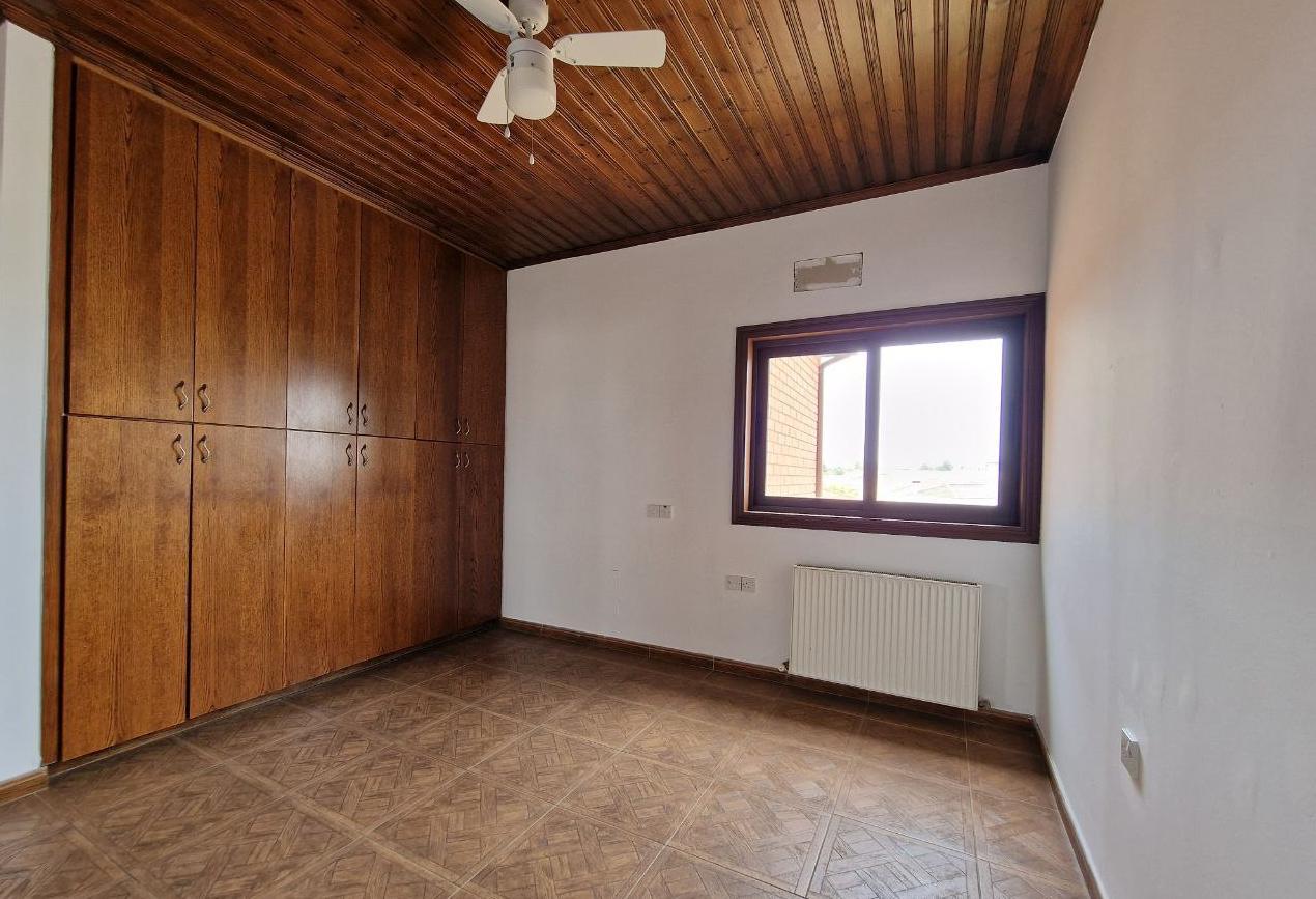 6-bedroom house in Nicosia № 150182: https://dom.com.cy/en/catalog/sale/150182/ (dom.com.cy)