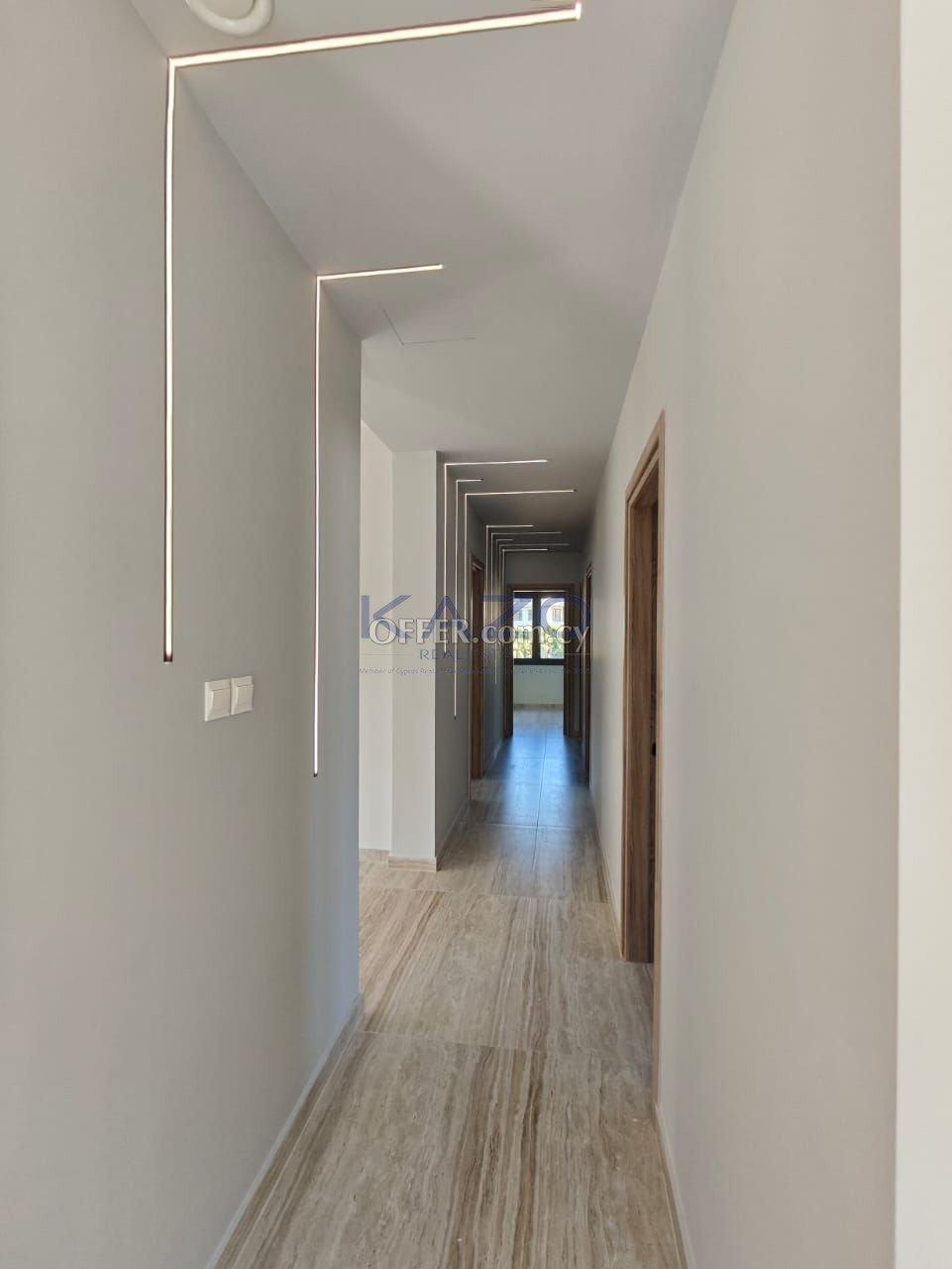 Spacious three-bedroom top floor apartment in modern Neapolis: https://www.offer.com.cy/en/spacious-three-bedroom-top-floor-apartment-in-modern-neapolis/21-816628/ (www.offer.com.cy)
