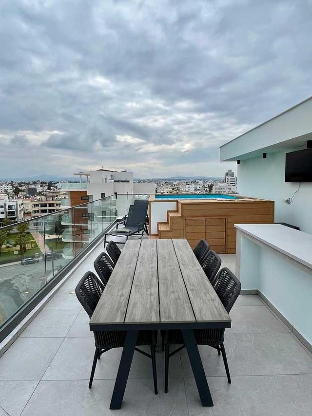 3-bedroom penthouse to rent: https://www.bazaraki.com/adv/5794730_3-bedroom-penthouse-to-rent (www.bazaraki.com)