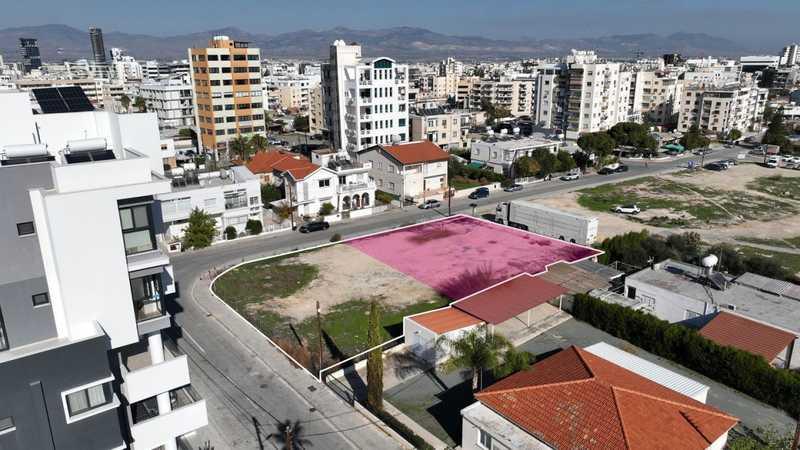 Residential land 710 m²: https://www.bazaraki.com/adv/5799552_residential-land-710-m2 (www.bazaraki.com)
