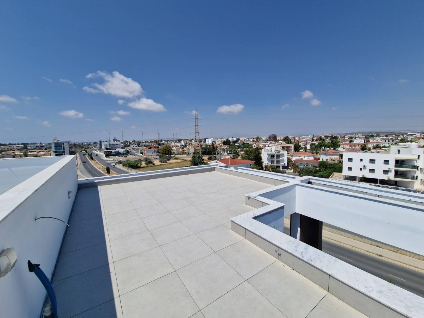 New 3-bedroom penthouse in Larnaca № 153917: https://dom.com.cy/en/catalog/sale/153917/ (dom.com.cy)