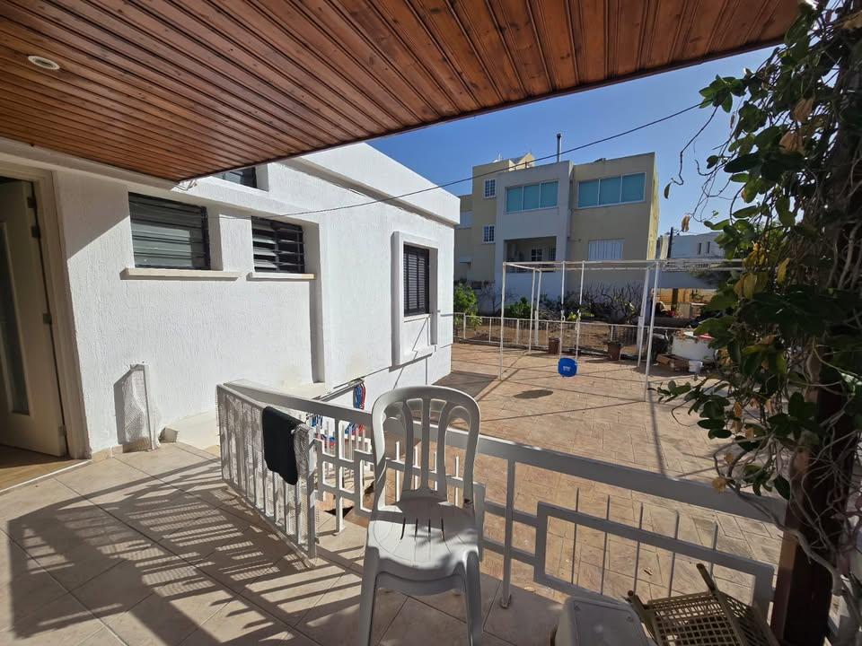 3 Beds 2 Baths House: https://www.facebook.com/marketplace/item/1225569052623149 (www.facebook.com)