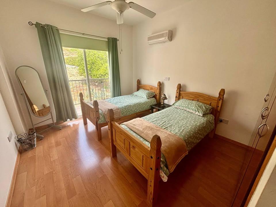 2 beds 1 bath Flat/apartment: https://www.facebook.com/marketplace/item/2848408678695148 (www.facebook.com)