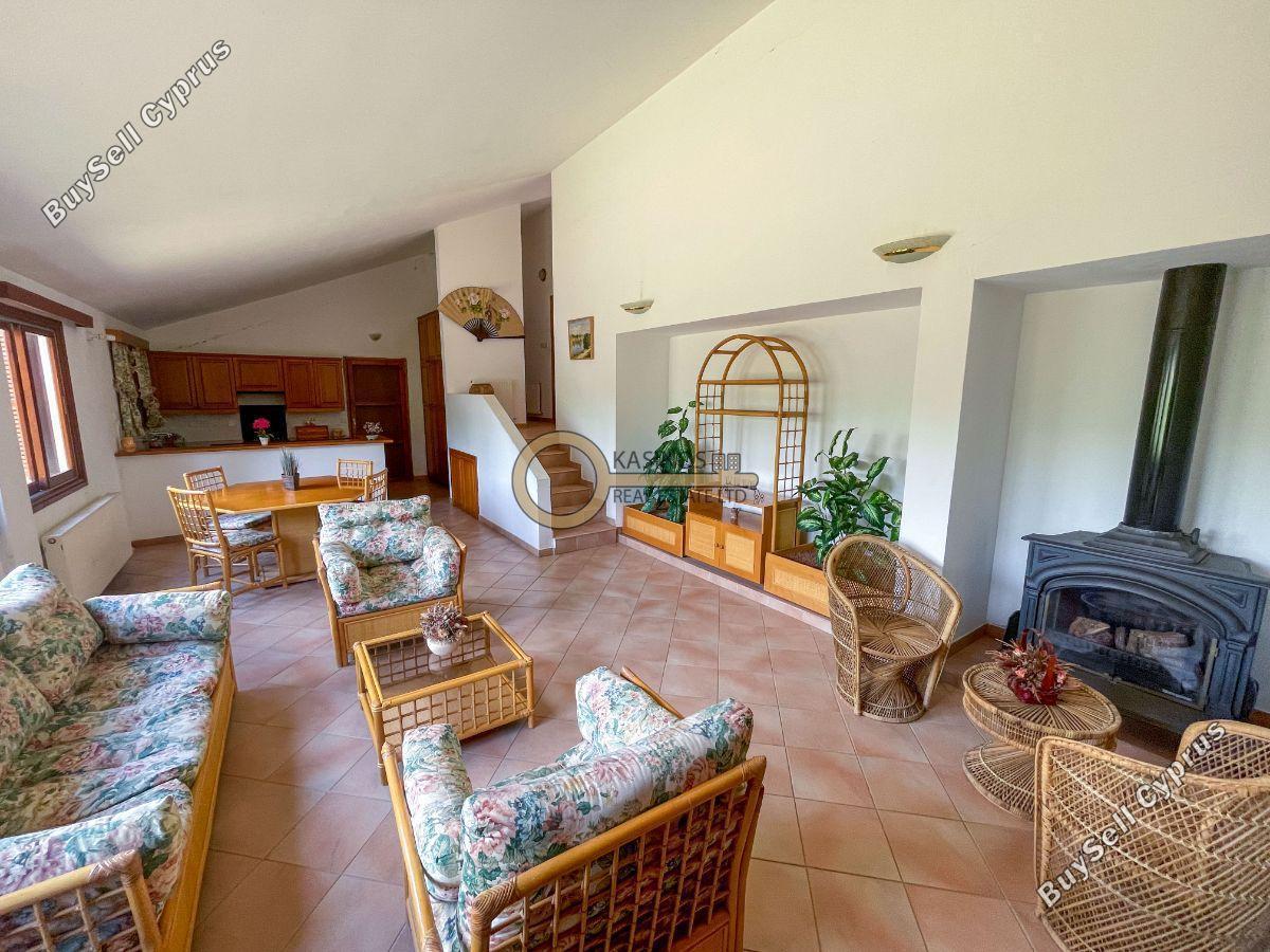3 Bedroom Detached house for sale in Agios Epifanios Oreinis, Nicosia: https://www.buysellcyprus.com/property-for-sale/nicosia/agios-epifanios-oreinis/3-bed-detached-house-for-sale-agios-epifanios-oreinis-nicosia-1793138.html (www.buysellcyprus.com)