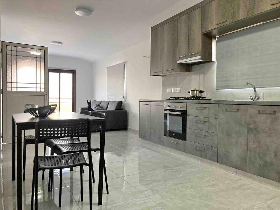 1 bedroom apartment: https://www.facebook.com/marketplace/item/702092472207992 (www.facebook.com)