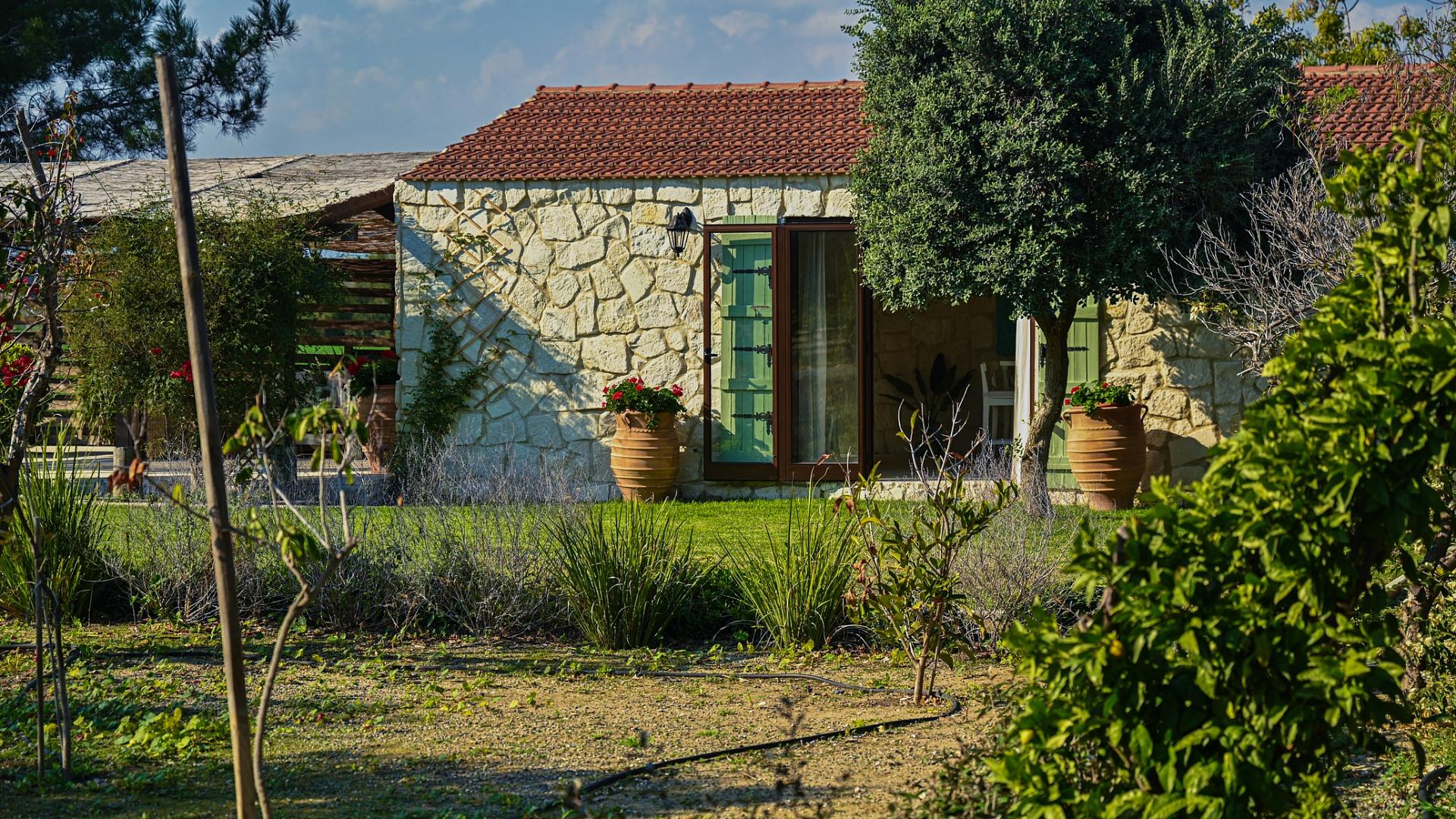 Hotel in Larnaca № 153179: https://dom.com.cy/en/catalog/sale/153179/ (dom.com.cy)