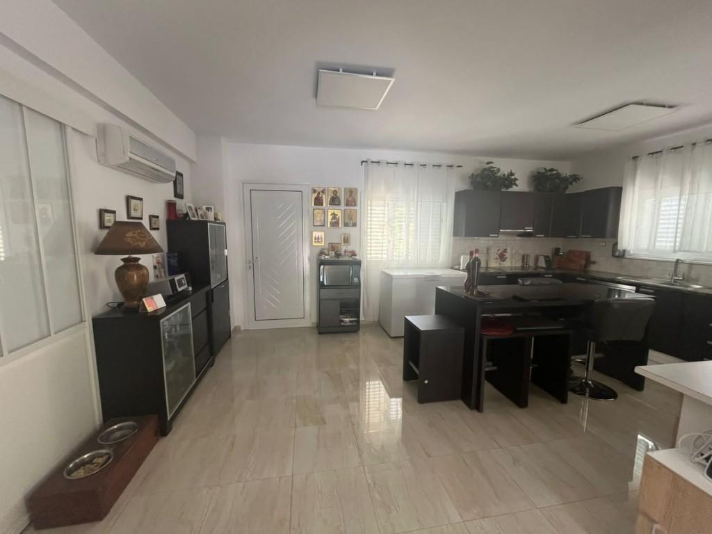 4 Bedroom Detached House For Sale: https://www.zyprus.com/property/39392/4-bedrooms-house-detached-house-in-emba-paphos (www.zyprus.com)
