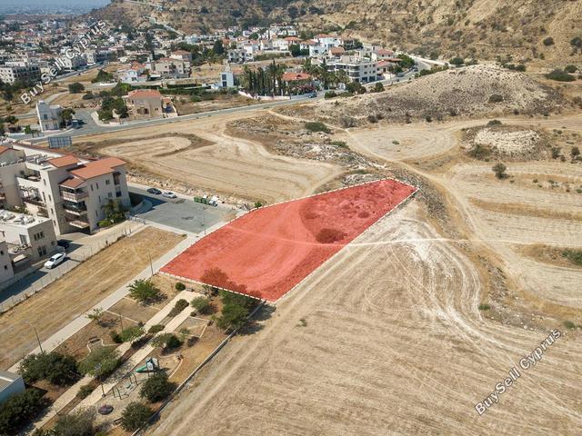 1,403 SQM Residential Plot for sale in Oroklini, Larnaca: https://www.buysellcyprus.com/property-for-sale/larnaca/oroklini/plot-for-sale-oroklini-larnaca-1800864.html (www.buysellcyprus.com)