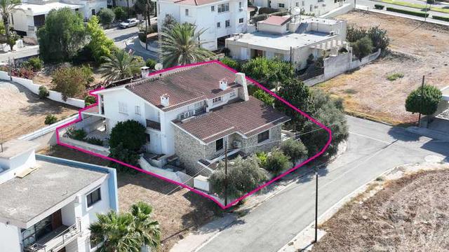 3-bedroom detached house for sale: https://www.bazaraki.com/adv/5766930_3-bedroom-detached-house-for-sale (www.bazaraki.com)