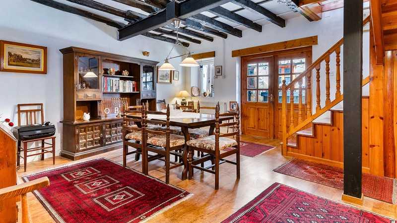 3-bedroom semi-detached for sale: https://www.bazaraki.com/adv/5795159_3-bedroom-semi-detached-for-sale (www.bazaraki.com)