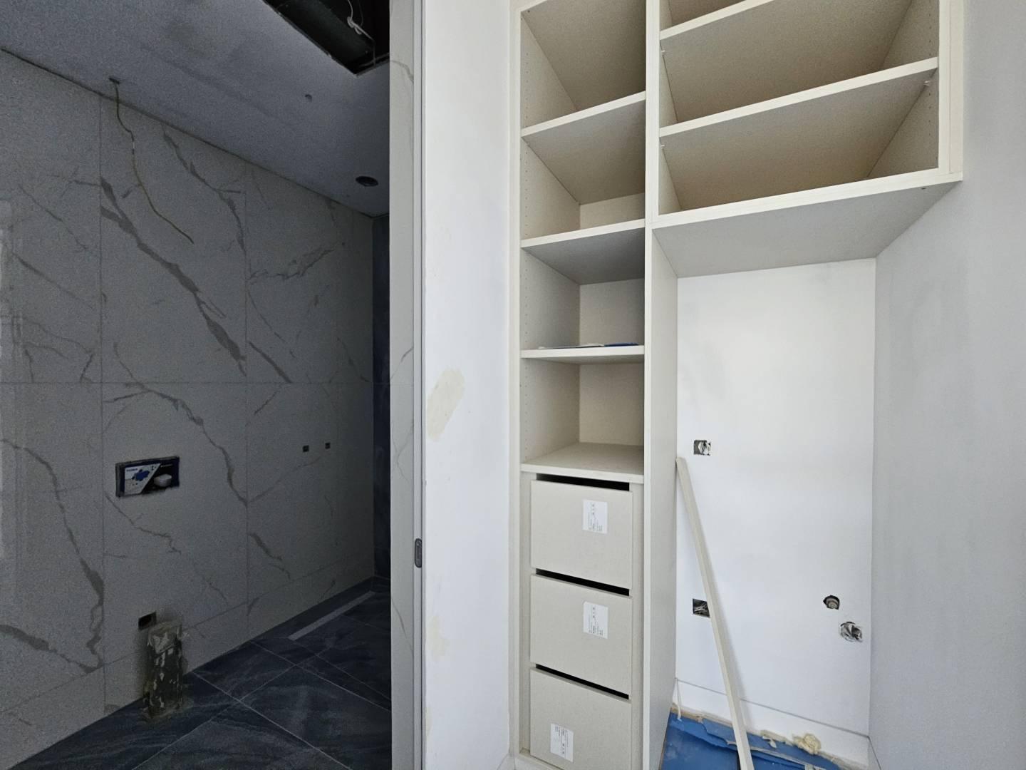 New 3-bedroom apartment in Limassol № 152862: https://dom.com.cy/en/catalog/sale/152862/ (dom.com.cy)