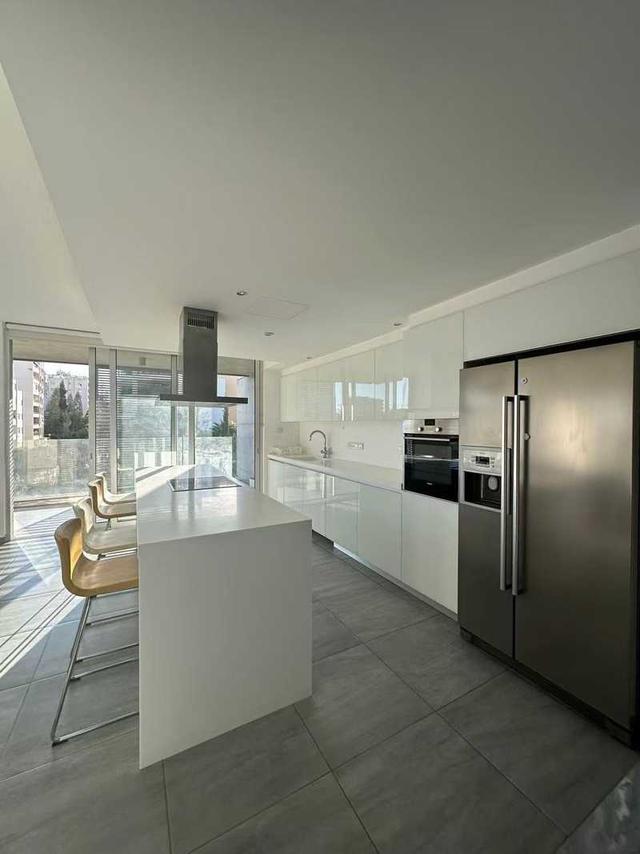 3-bedroom apartment to rent: https://www.bazaraki.com/adv/5786919_3-bedroom-apartment-to-rent (www.bazaraki.com)