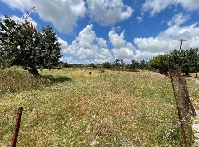 10,703 SQM Residential Land for sale in Anogyra, Limassol: https://www.buysellcyprus.com/property-for-sale/limassol/anogyra/land-for-sale-anogyra-limassol-1802151.html (www.buysellcyprus.com)
