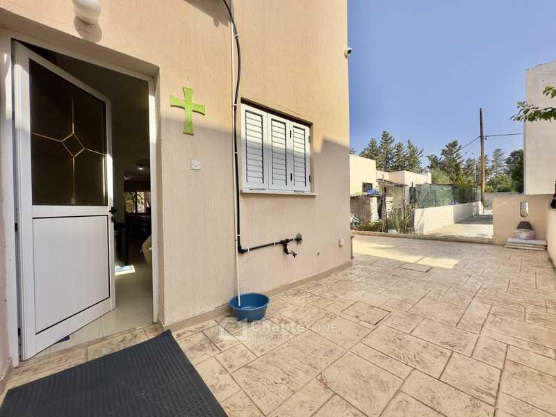 3-bedroom semi-detached for sale: https://www.bazaraki.com/adv/5788693_3-bedroom-semi-detached-for-sale (www.bazaraki.com)
