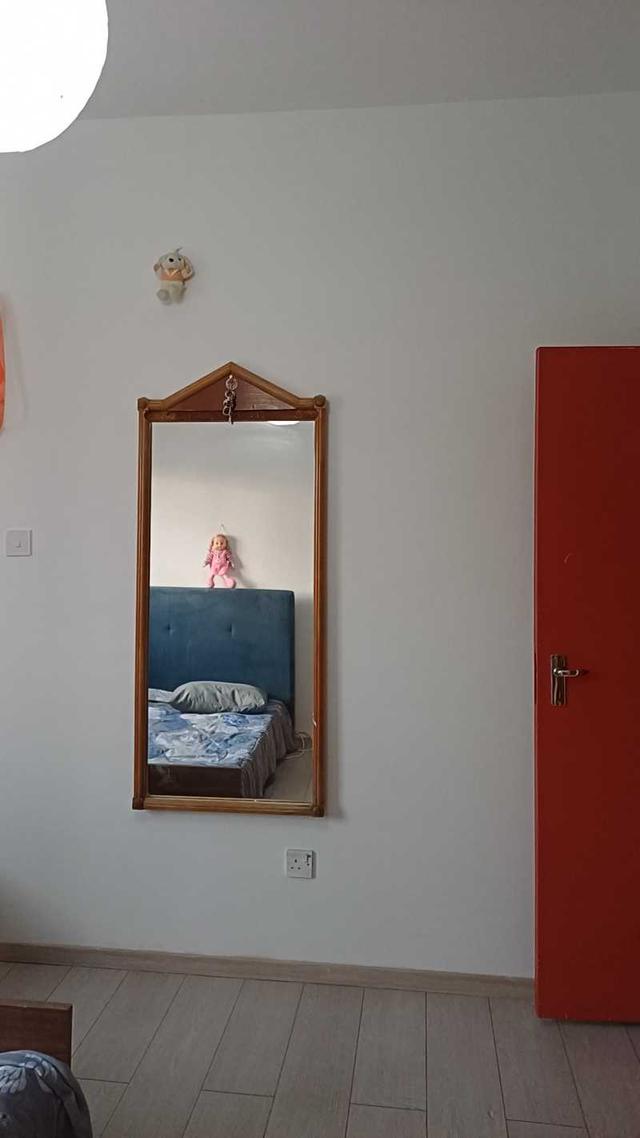 Room available for indian couple or girls: https://www.bazaraki.com/adv/5794057_room-available-for-indian-couple-or-girls (www.bazaraki.com)