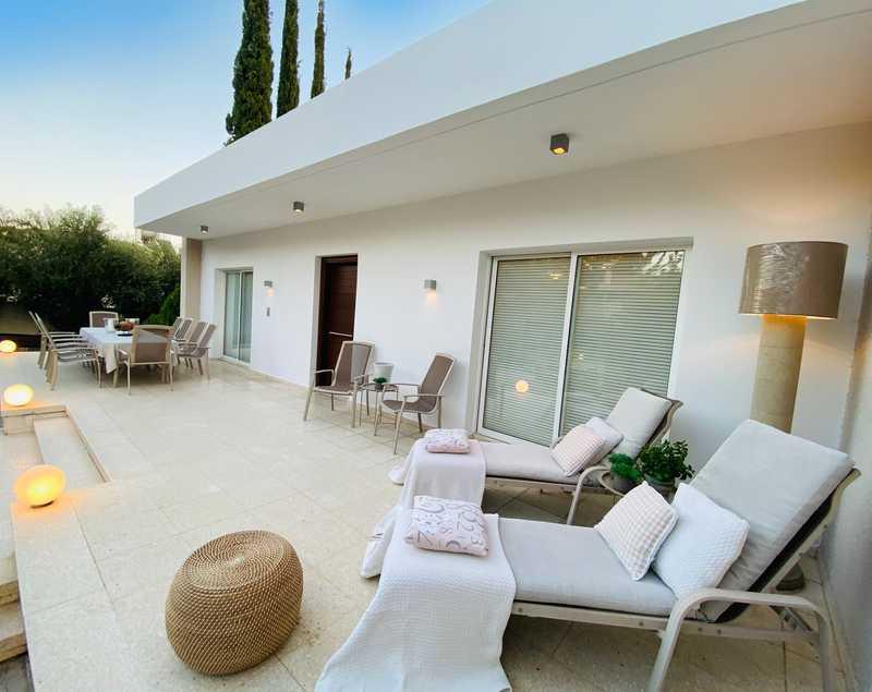 3-bedroom villa to rent: https://www.bazaraki.com/adv/5797025_3-bedroom-villa-to-rent (www.bazaraki.com)