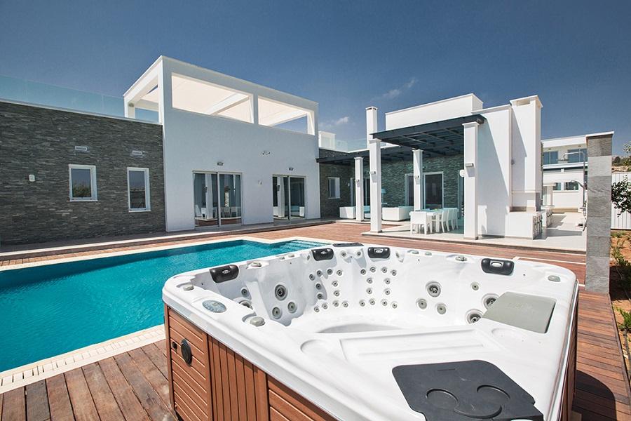 New 5-bedroom villa in Famagusta № 152048: https://dom.com.cy/en/catalog/sale/152048/ (dom.com.cy)