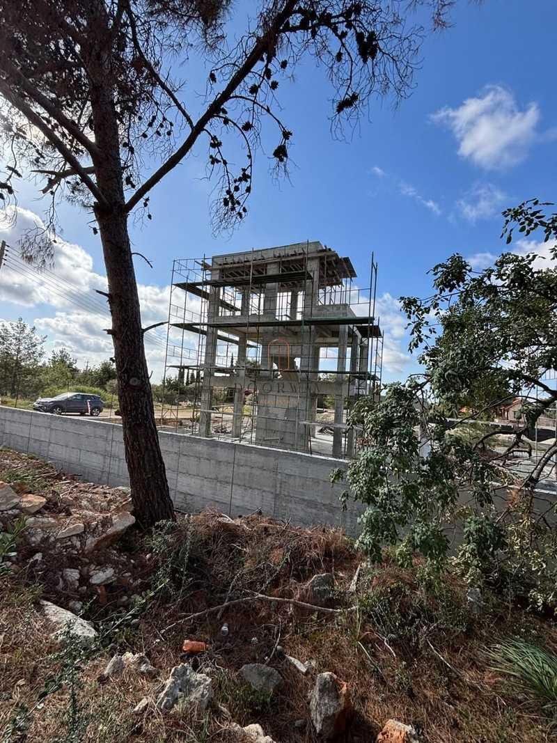 3-bedroom detached house for sale: https://www.bazaraki.com/adv/5786992_3-bedroom-detached-house-for-sale (www.bazaraki.com)