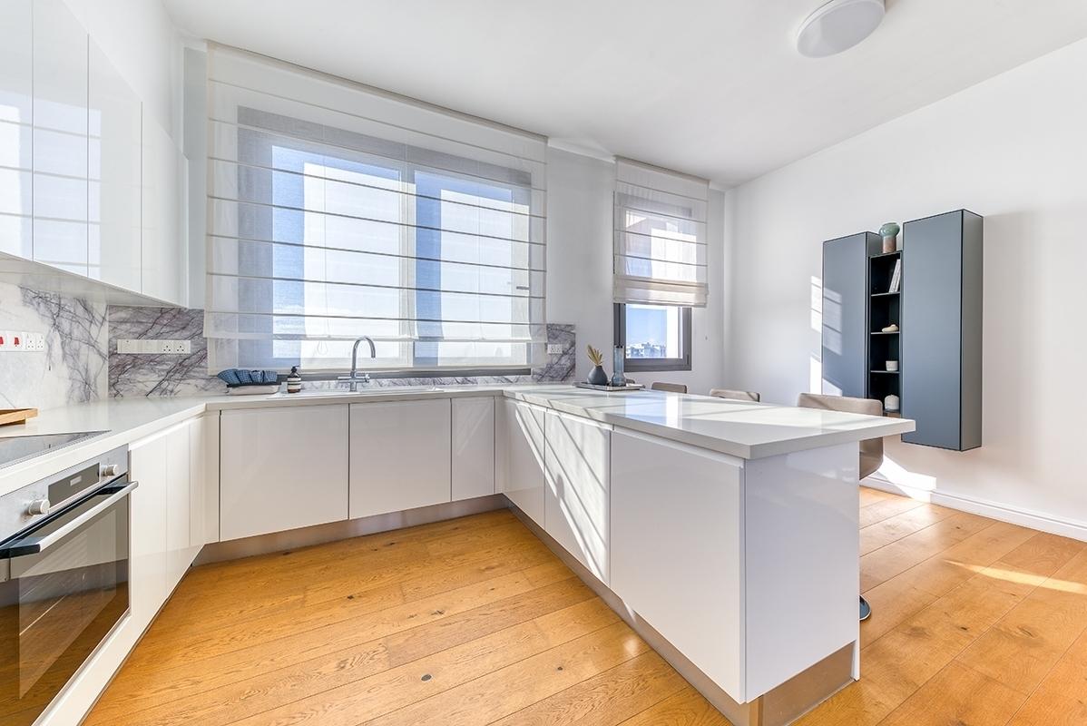 4-bedroom penthouse in Limassol №150196: https://dom.com.cy/en/catalog/rent/150196/ (dom.com.cy)