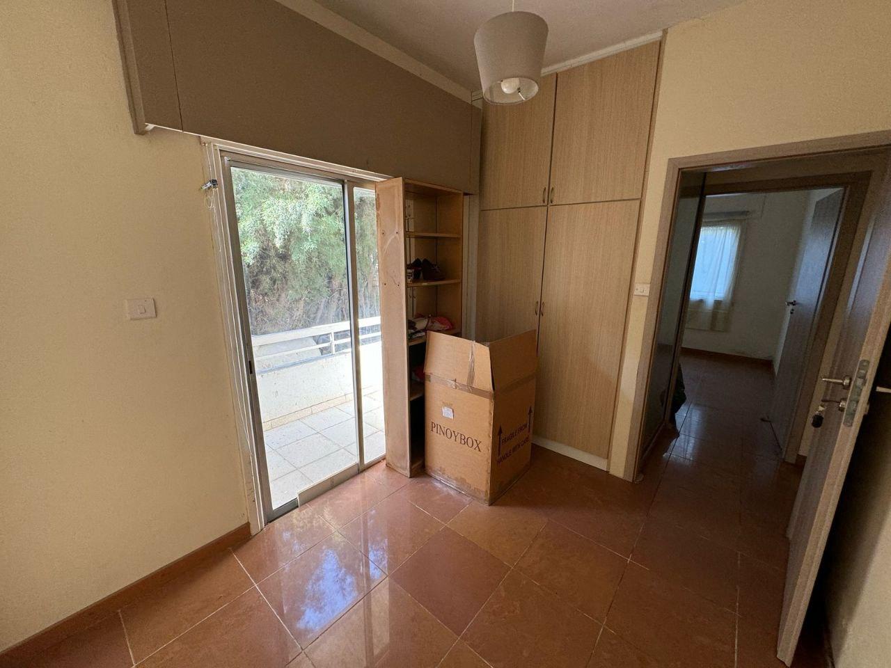 2-bedroom flat in Larnaca № 152731: https://dom.com.cy/en/catalog/sale/152731/ (dom.com.cy)