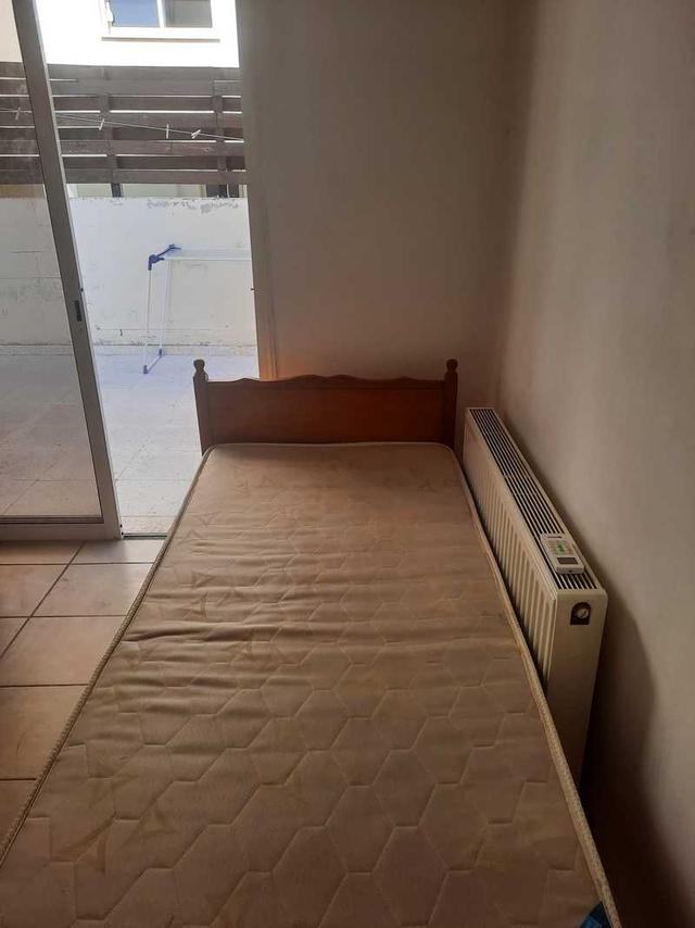 1 room1 man only: https://www.bazaraki.com/adv/5797651_1-room-to-let-for-1-man-only-free-air-con-electric-heating-water-wifi (www.bazaraki.com)