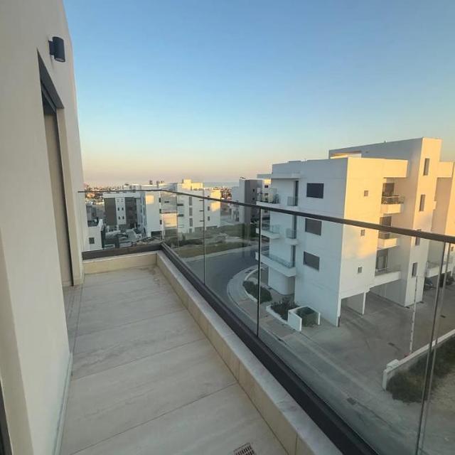 3-bedroom penthouse in Limassol №152796: https://dom.com.cy/en/catalog/rent/152796/ (dom.com.cy)