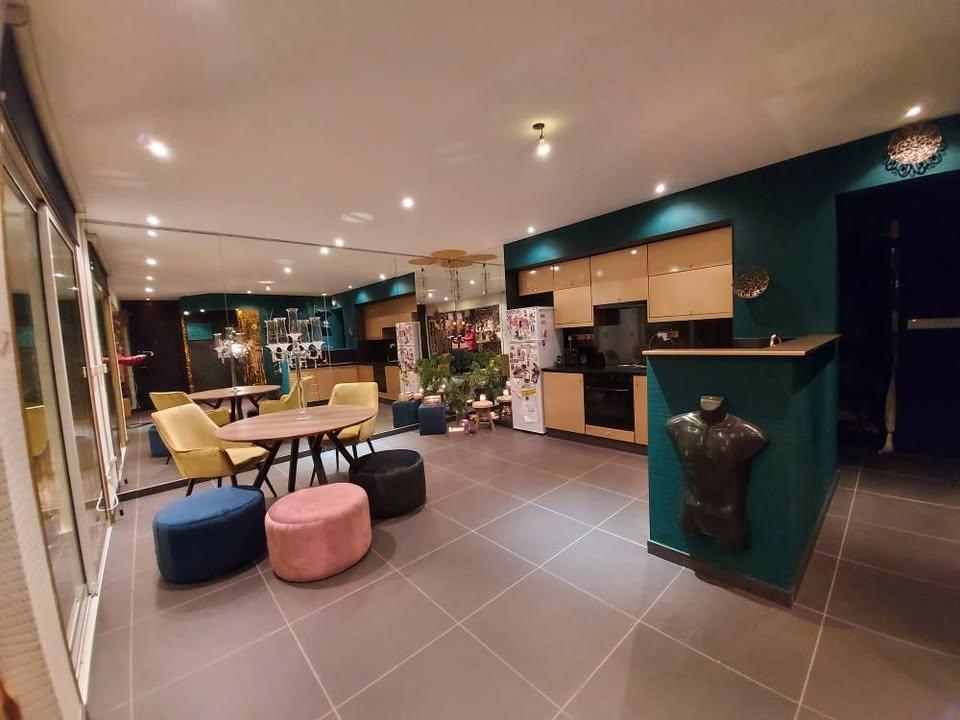 Διαμέρισμα 2 υπνοδωματίων: https://www.facebook.com/marketplace/item/1736465967220571 (www.facebook.com)