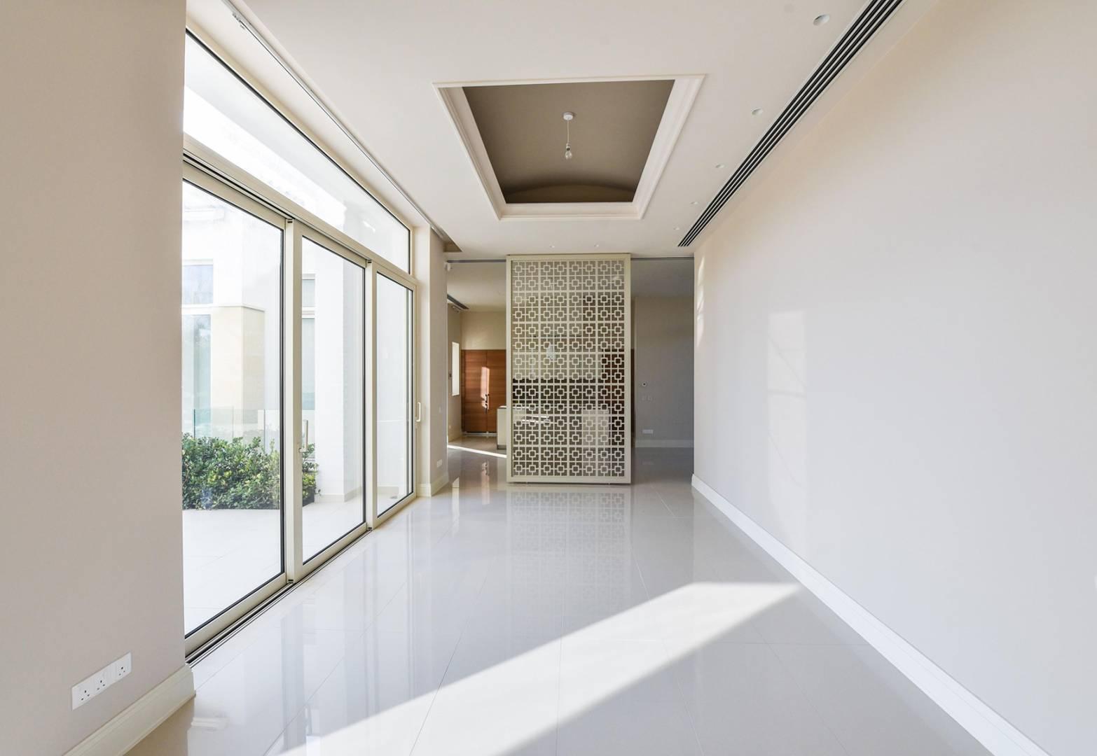 New 5-bedroom villa in Larnaca № 153400: https://dom.com.cy/en/catalog/sale/153400/ (dom.com.cy)