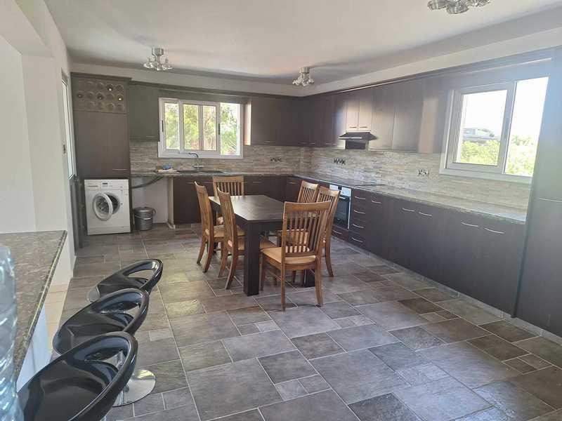 3-bedroom detached house to rent: https://www.bazaraki.com/adv/5793514_3-bedroom-detached-house-to-rent (www.bazaraki.com)