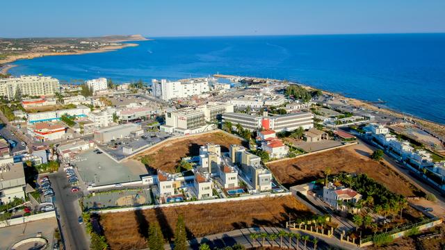 New 4-bedroom villa in Famagusta № 152536: https://dom.com.cy/en/catalog/sale/152536/ (dom.com.cy)