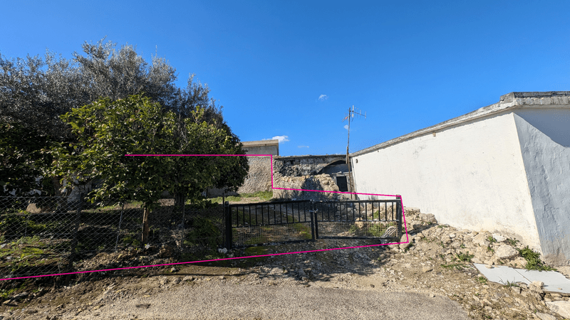 Residential land 100 m²: https://www.bazaraki.com/adv/5788690_residential-land-100-m2 (www.bazaraki.com)