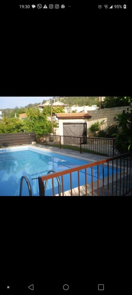 2 House For Sale or Rent: https://www.facebook.com/marketplace/item/682458881202454 (www.facebook.com)