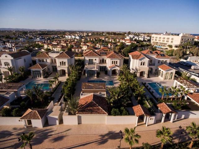 New commercial in Larnaca № 153374: https://dom.com.cy/en/catalog/sale/153374/ (dom.com.cy)
