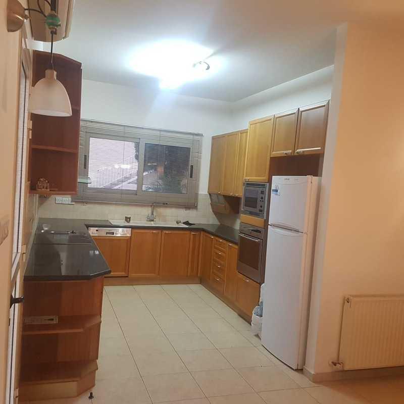 7-bedroom villa for sale: https://www.bazaraki.com/adv/5761890_7-bedroom-villa-for-sale (www.bazaraki.com)