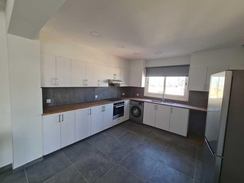 2 Beds 1 Bath Apartment/condo: https://www.facebook.com/marketplace/item/1209469877551850 (www.facebook.com)