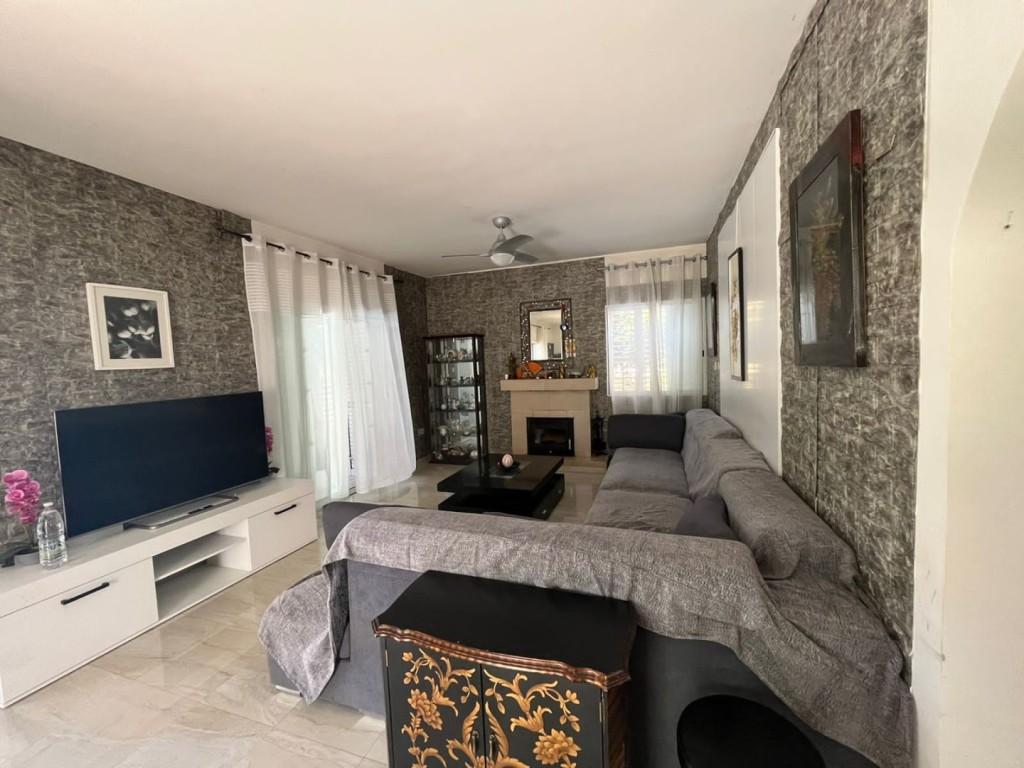 4 Bedroom Detached House For Sale: https://www.zyprus.com/property/39392/4-bedrooms-house-detached-house-in-emba-paphos (www.zyprus.com)